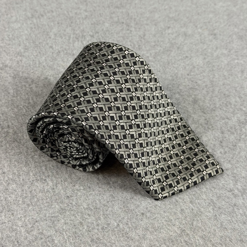 Studio 1408 New York Gray Geometric 100% Silk Tie 57x3.75 Wide Necktie